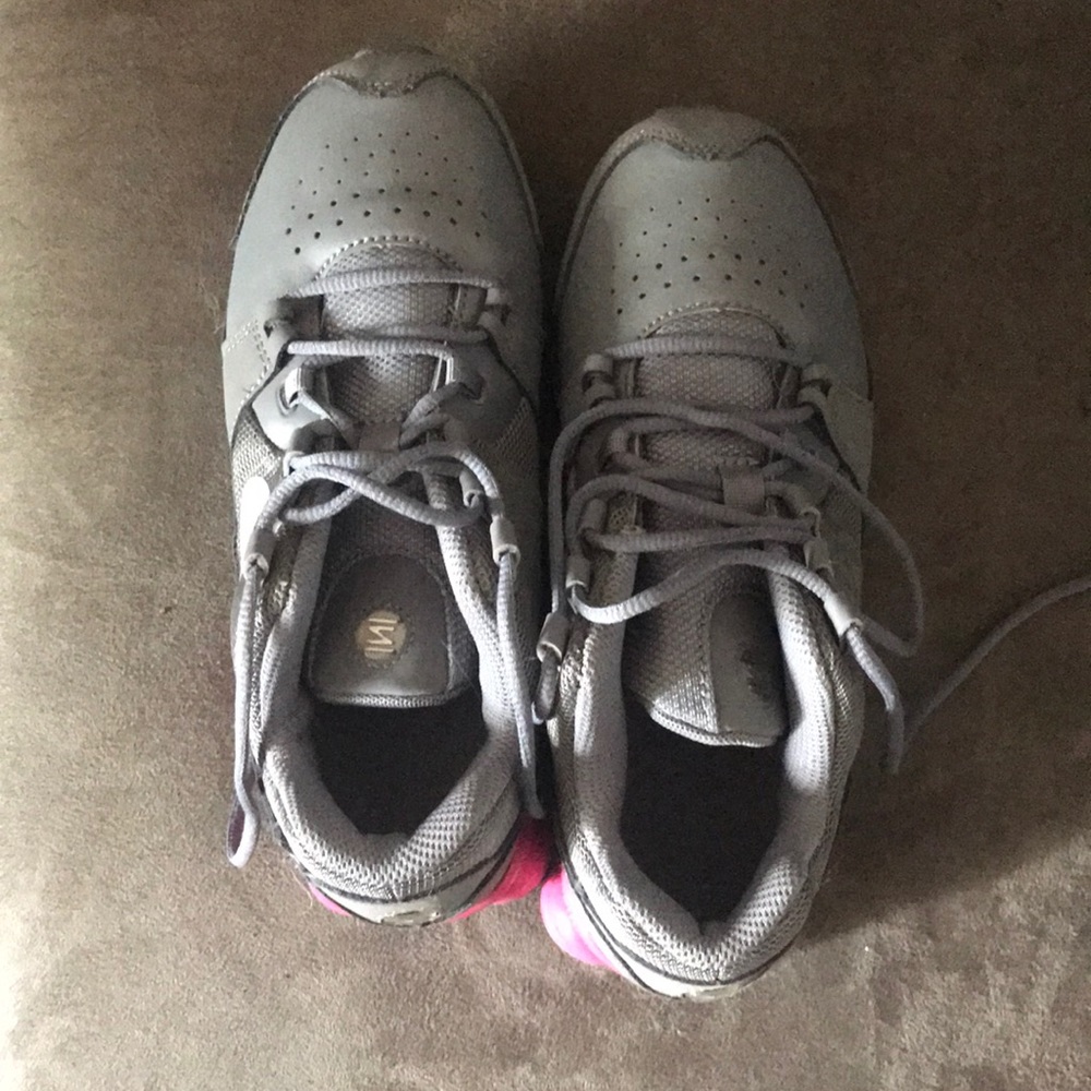 Nike tennis shoes